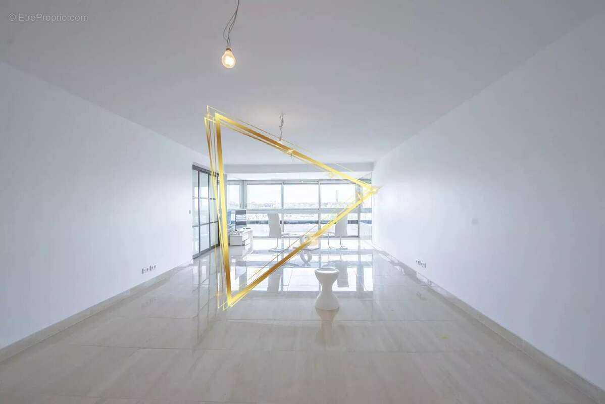 Appartement à COURBEVOIE