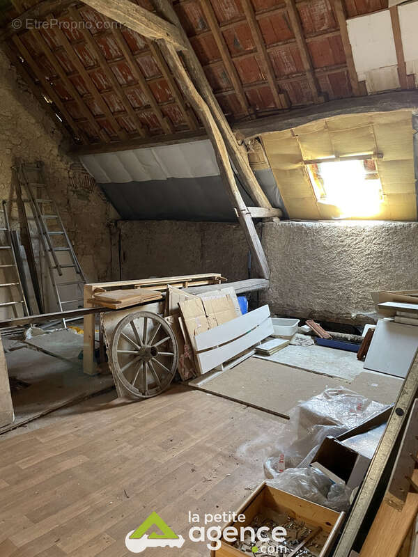 Maison à VEAUGUES