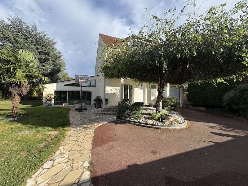 Maison à MAGNY-LES-HAMEAUX