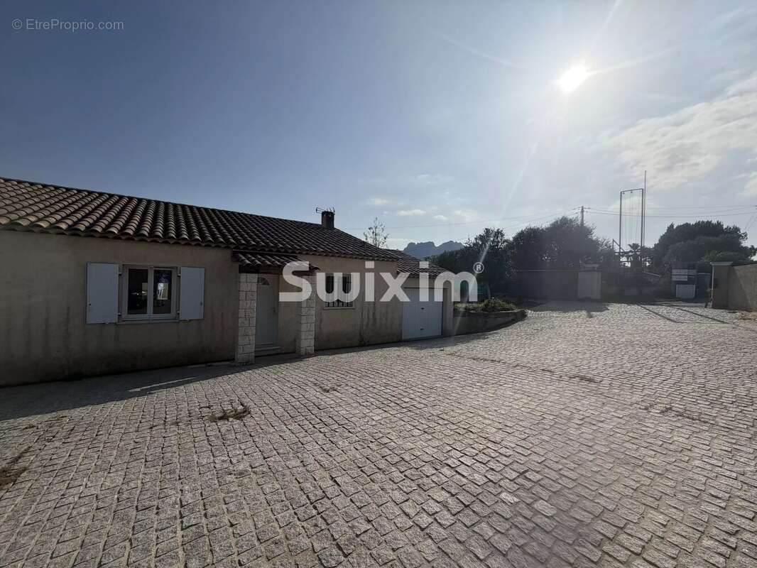 Maison à ROQUEBRUNE-SUR-ARGENS