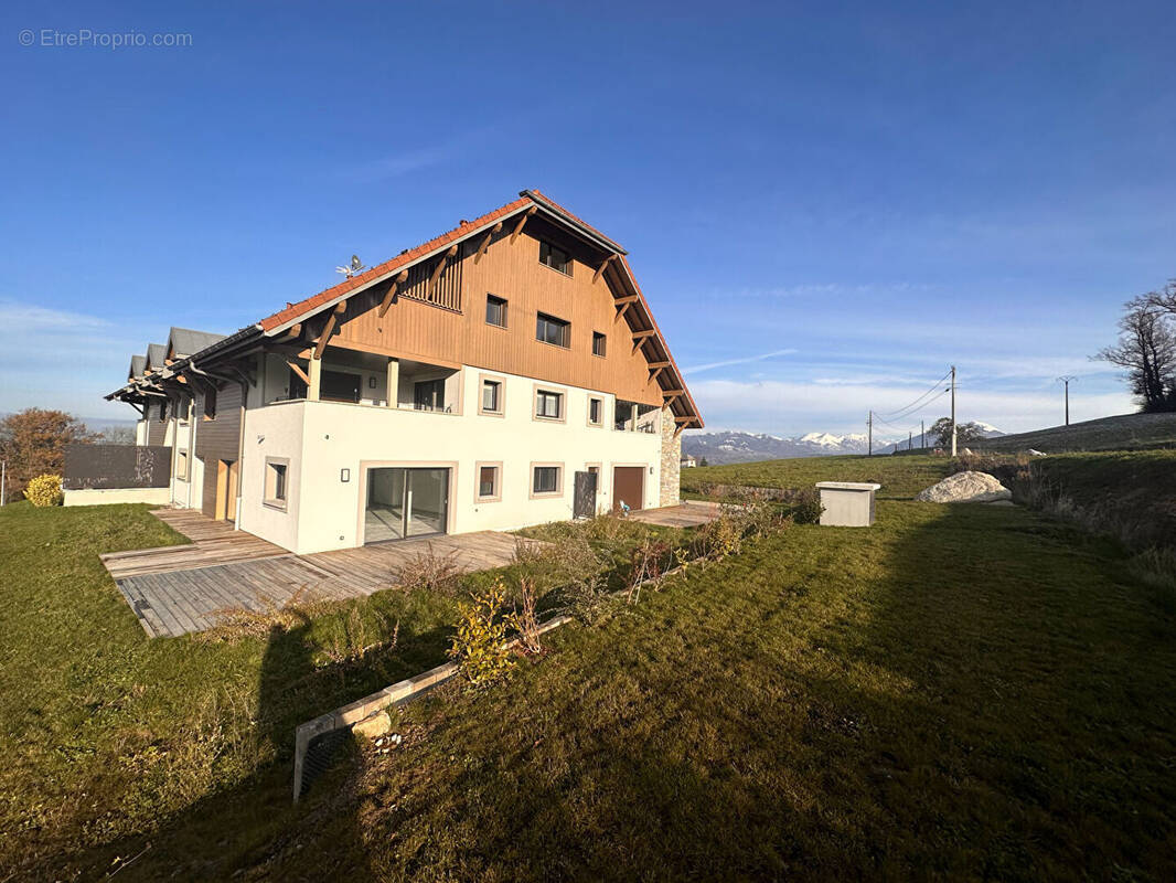 Appartement à REIGNIER