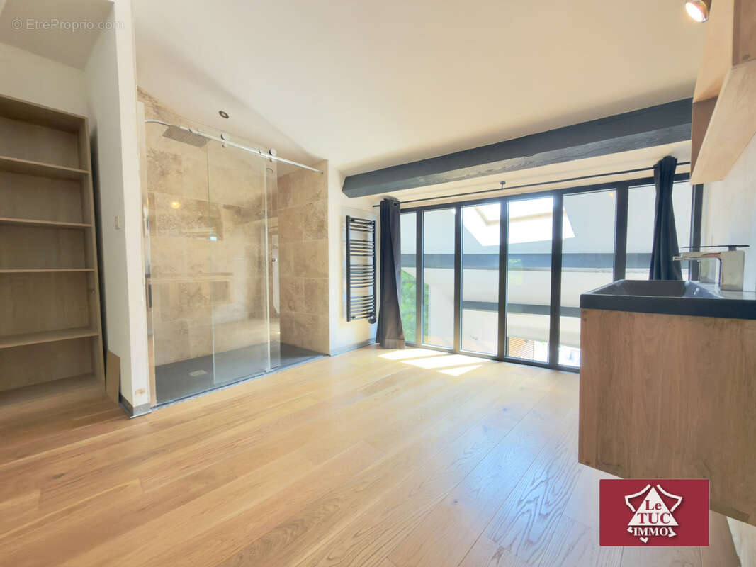 Maison de ville avec terrasses, garage et jacuzzi - photo 12