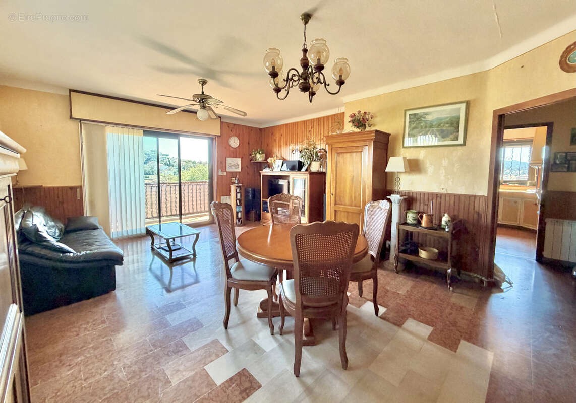 Appartement à SIX-FOURS-LES-PLAGES