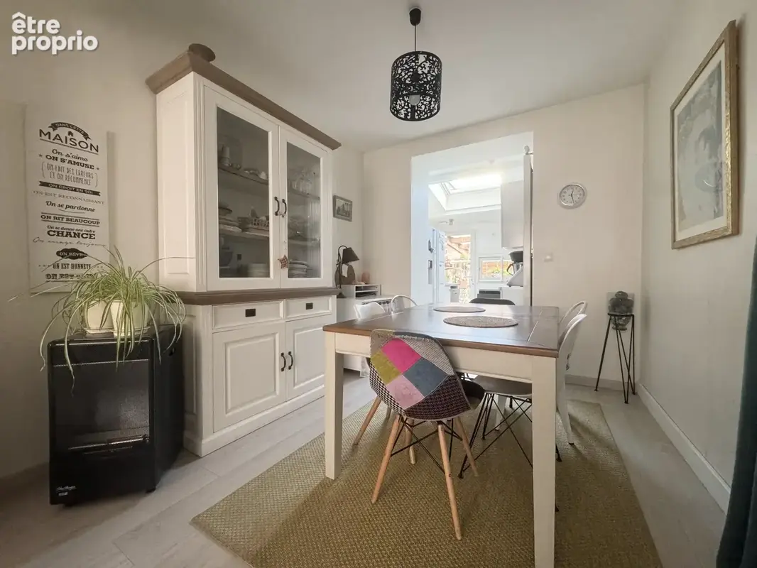 Jolie maison de ville avec 5 chambres, terrasse et stationnement privatif ! - photo 7