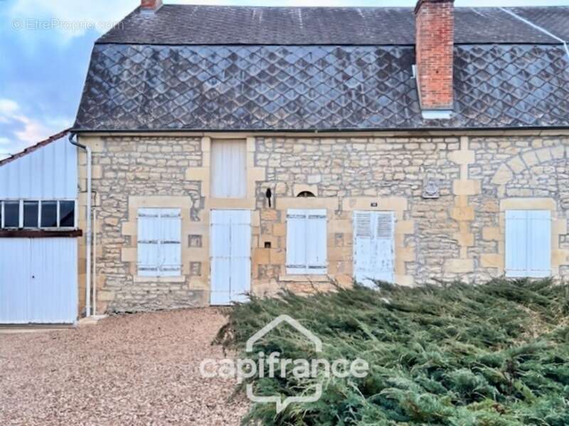 Maison à URZY