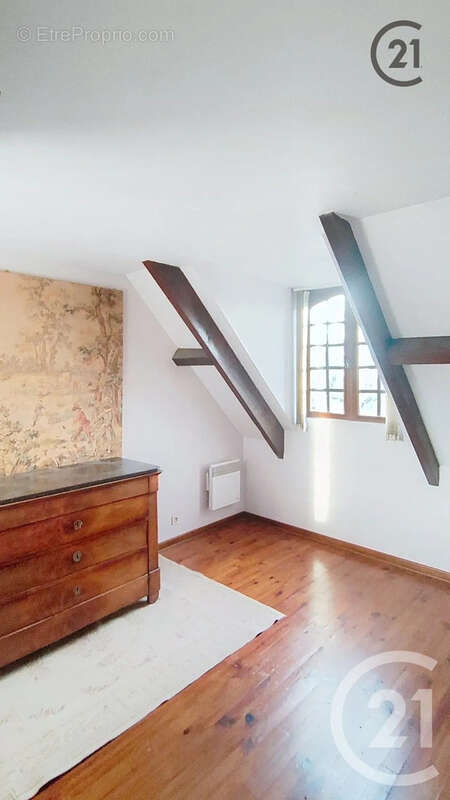 Maison à OZOUER-LE-VOULGIS