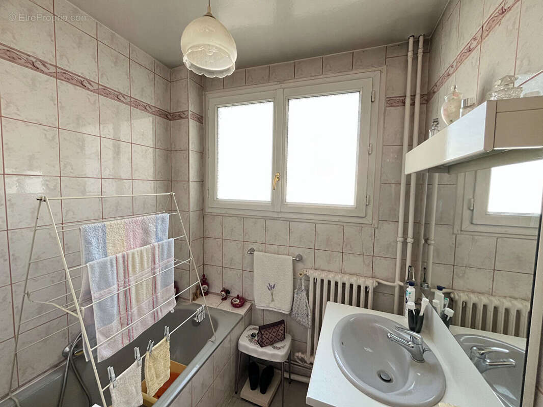 Appartement à AUBERVILLIERS