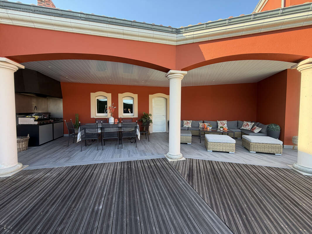 Nouveaute en exclusivite - villa - 330 m2 - photo 13