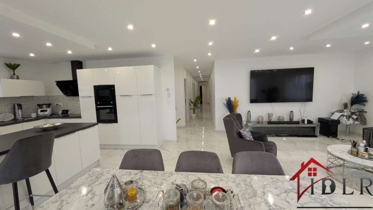 Maison individuelle, 6 Chambres, DPE A+, Piscine Pompe à Cha - photo 2