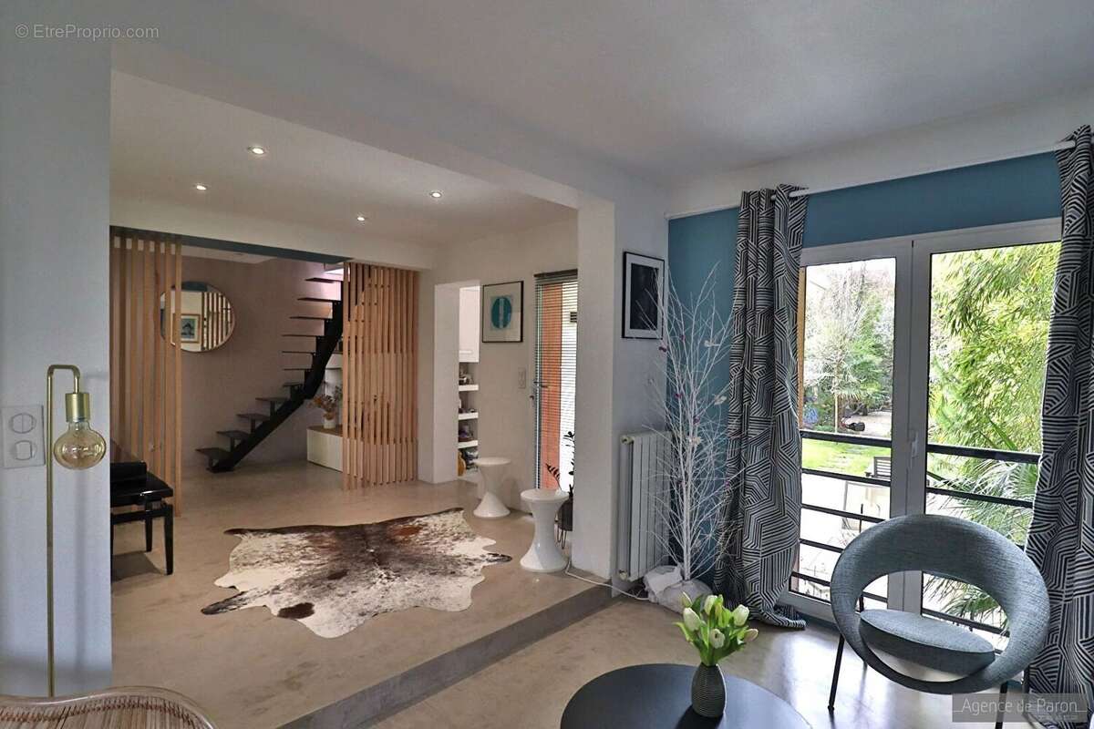 Maison à VERRIERES-LE-BUISSON