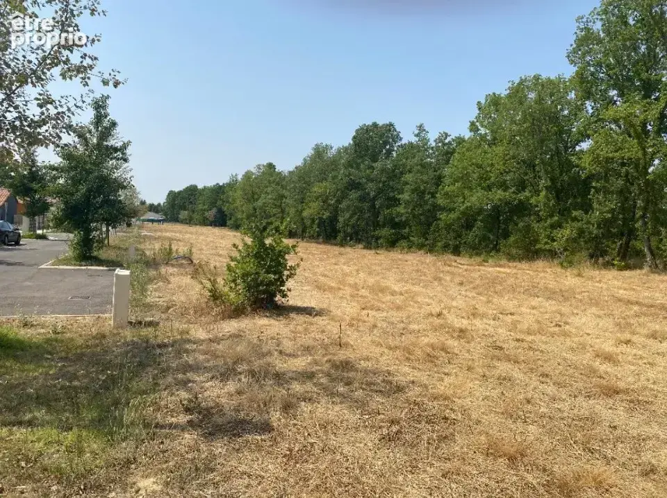 Terrain à MONTBETON