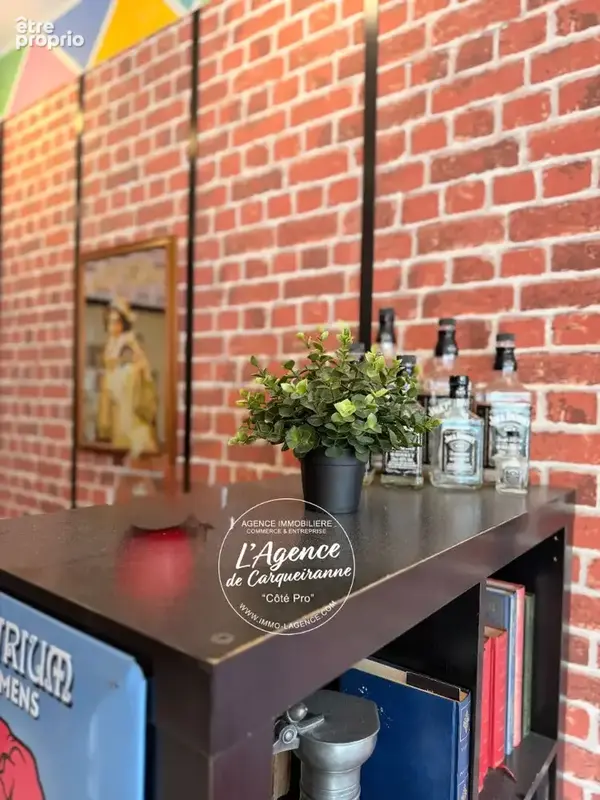 Location gerance bar a vins bieres avec licence iv ou fonds de commerce idealement situe dans le quartier de la faviere bormes-l - photo 8