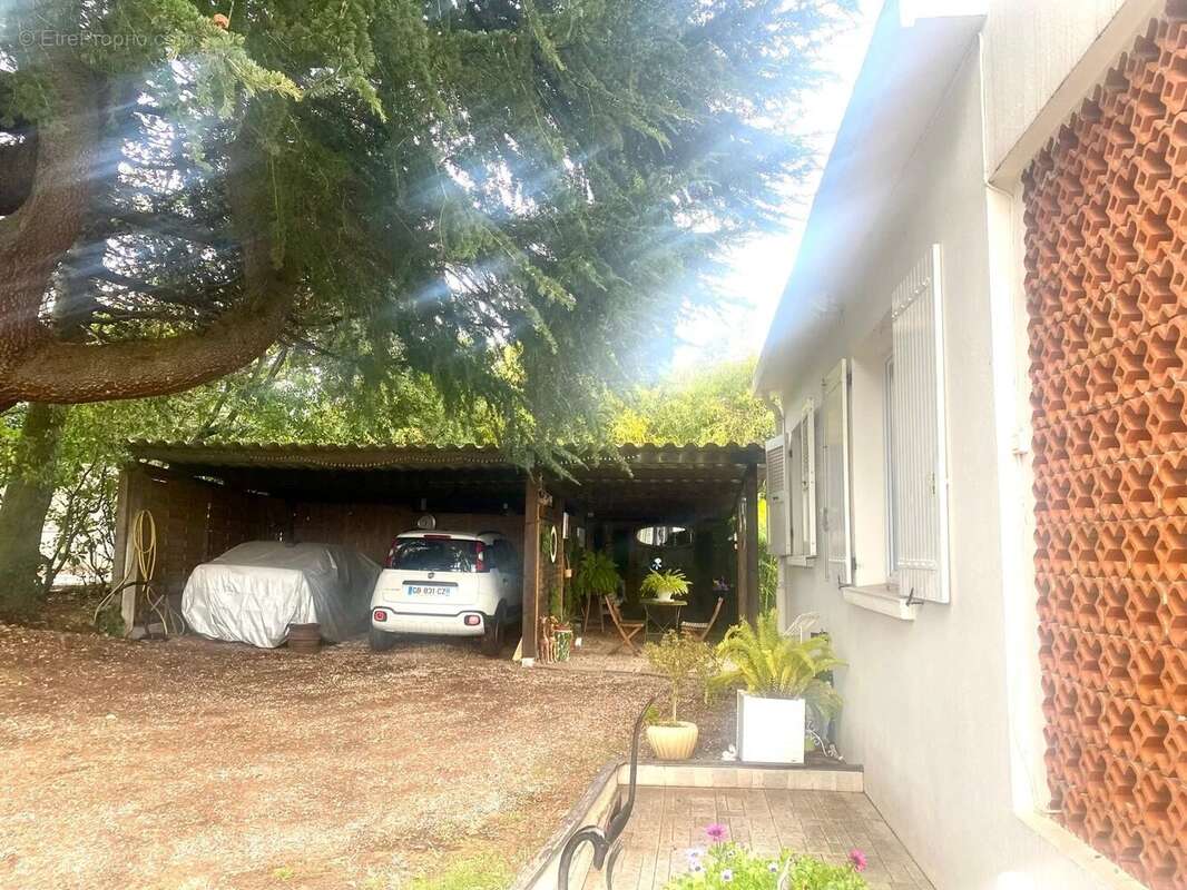 Maison à BERRE-LES-ALPES