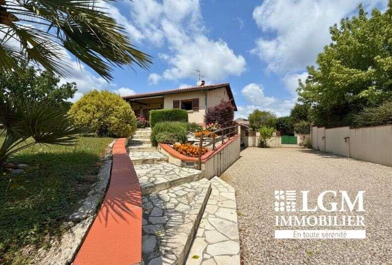 Maison familiale 6 pièces avec piscine et dépendance à La Ville-Dieu-du-Temple - photo 2