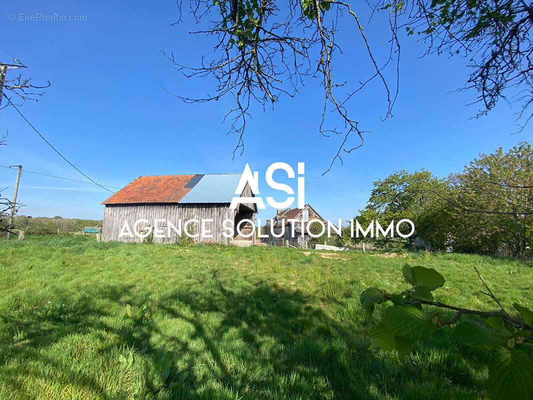 Maison à SAINT-ROCH-SUR-EGRENNE