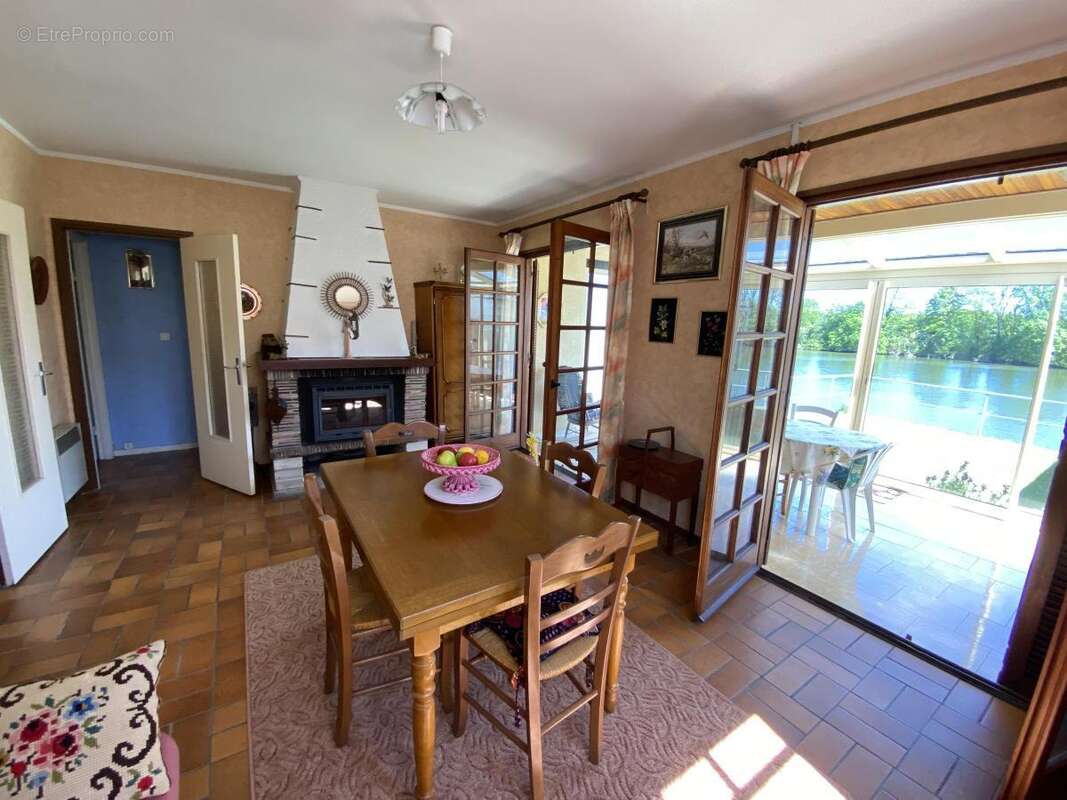 Maison à SAINT-PIERRE-DU-VAUVRAY