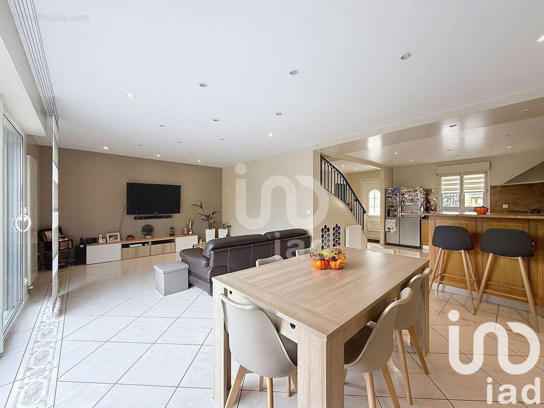 Photo 1 - Maison à LAGNY-SUR-MARNE