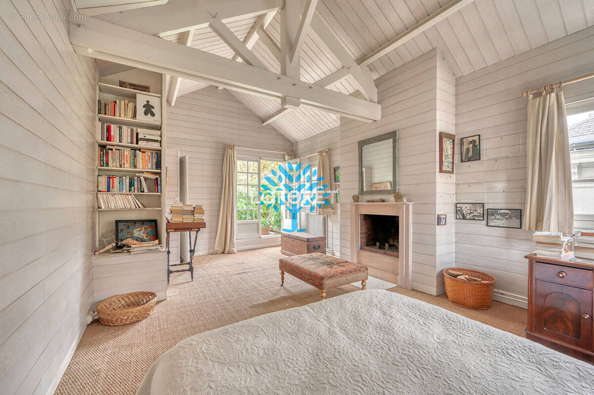 Maison à NEUILLY-SUR-SEINE