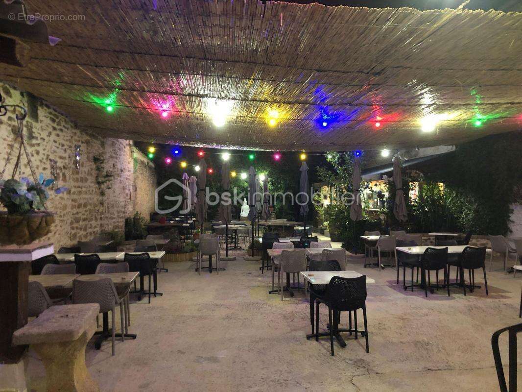 Commerce à REMOULINS