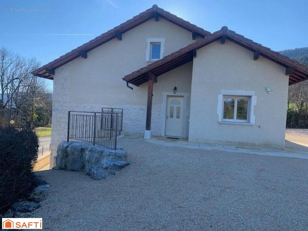 Photo 1 - Maison à LOMPNIEU