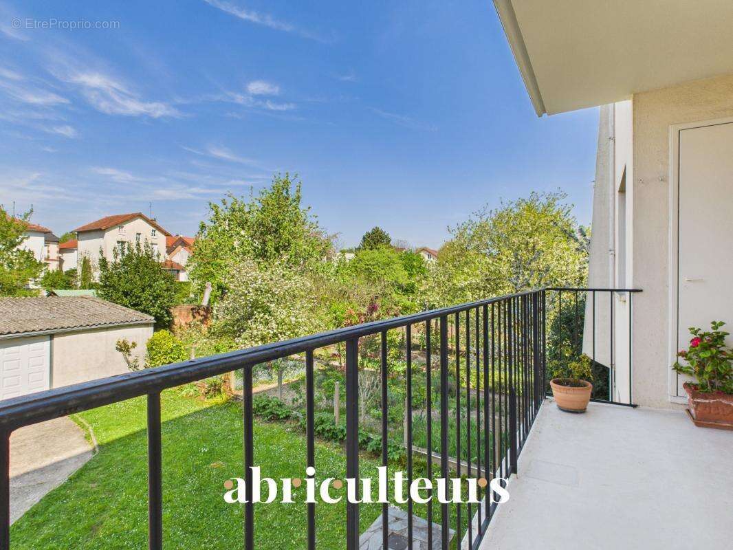 Appartement à BOURG-LA-REINE