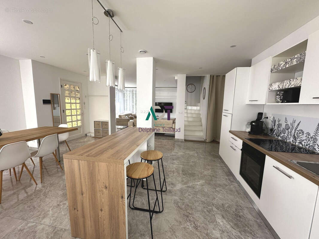 Maison 154 m² à Grenoble  - photo 3