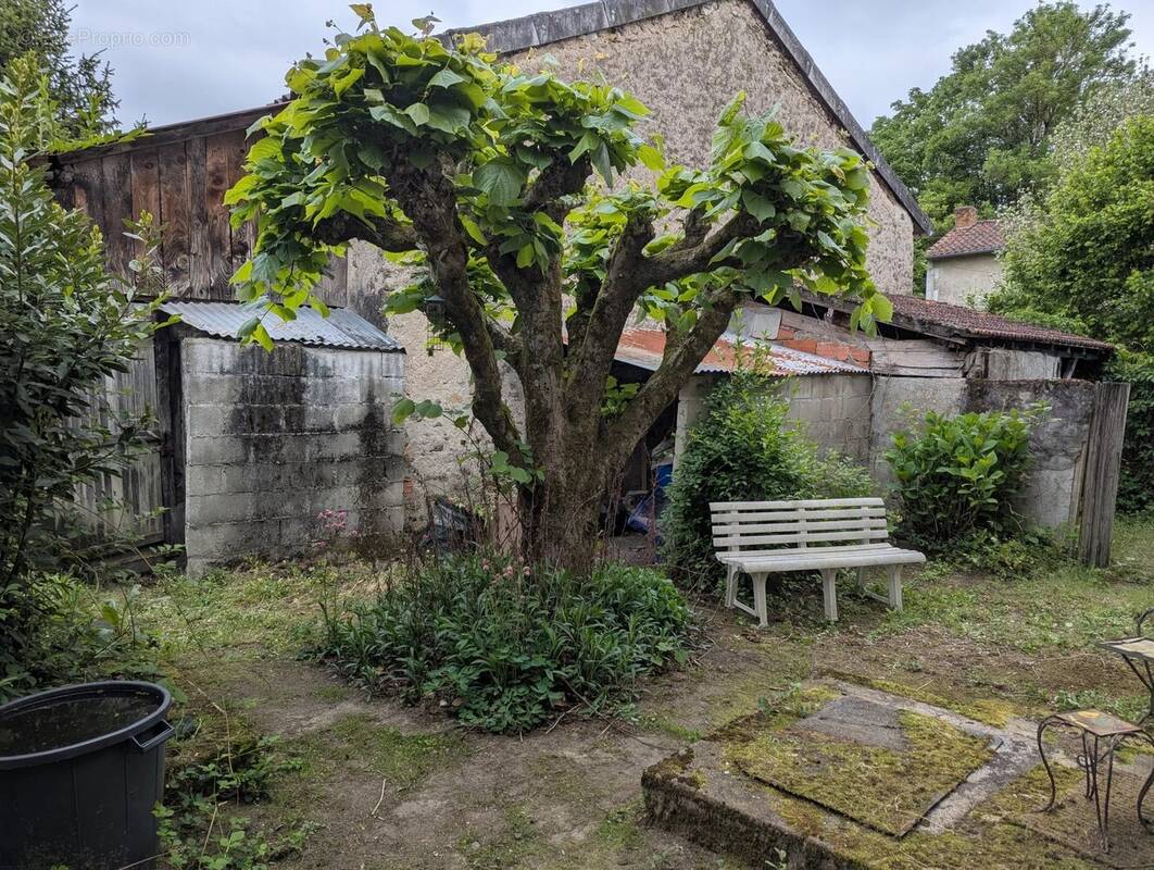 Maison à MONTMORILLON