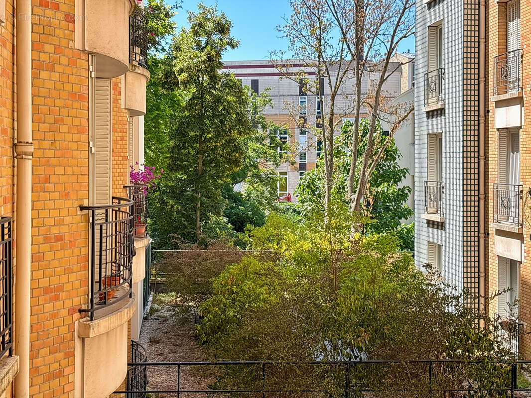 Appartement à PARIS-14E