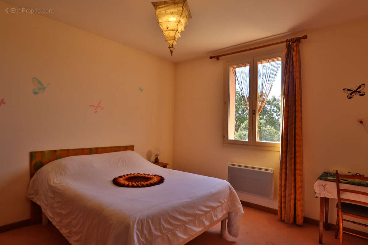 Maison à SAINT-SATURNIN-LES-APT