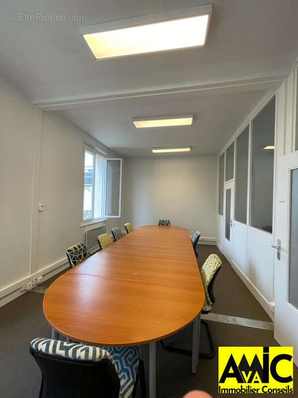 Commerce 650 m² à Bazet  - photo 5