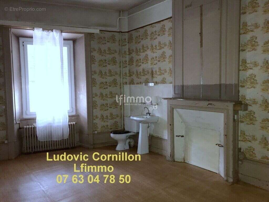 Maison à PIERRE-BUFFIERE