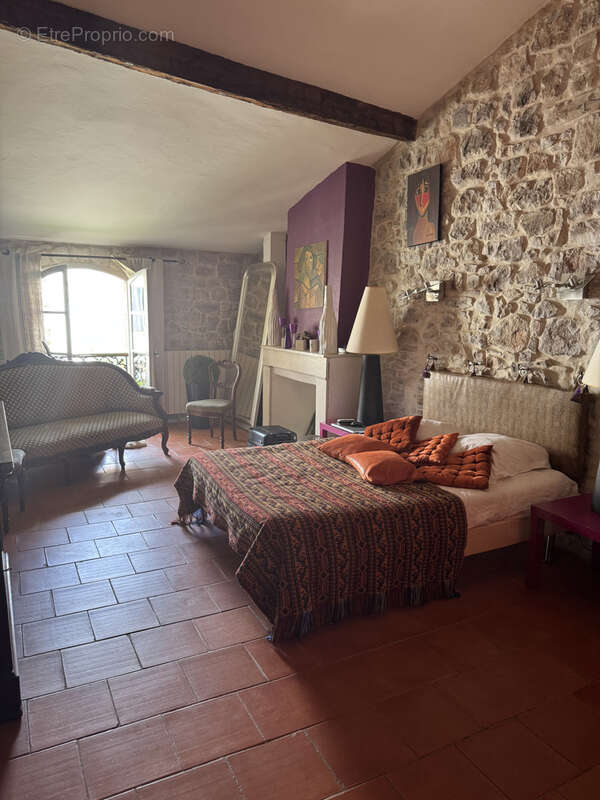 Intra-Muros, Maison de village avec patio - photo 11