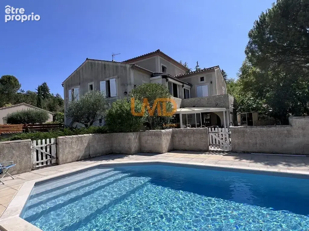 Spacieuse maison familiale de 6 pièces avec piscine et terrain a - photo 18