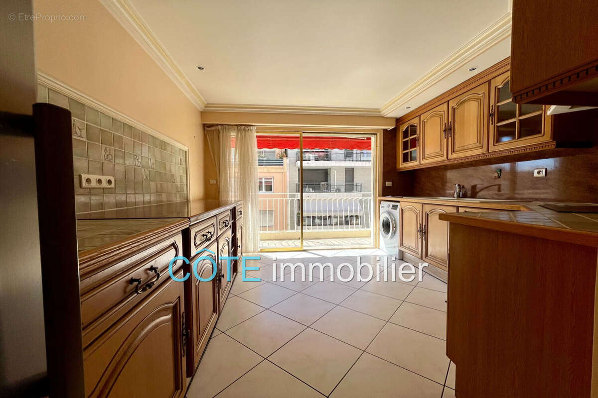 Appartement 100 m² à Antibes  - photo 5
