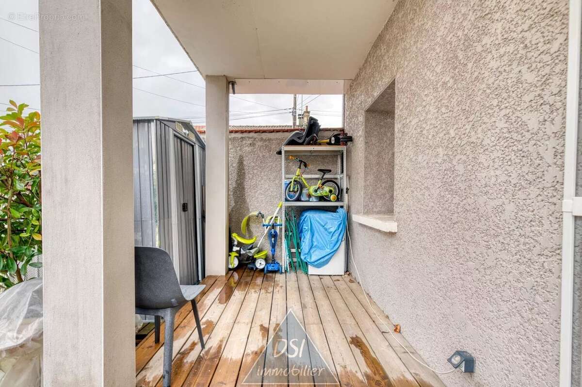 Appartement à NEYRON