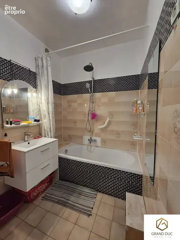 Grand appartement rare balcon 13003 - photo 9