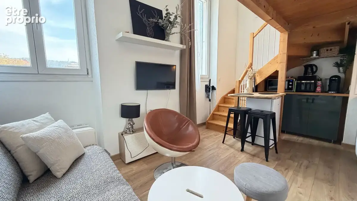 Appartement Nice centre  1 pièce avec mezzanine  secteur coulée verte - photo 2