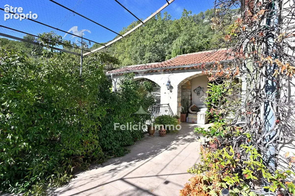 Appartement à CHATEAUNEUF-GRASSE