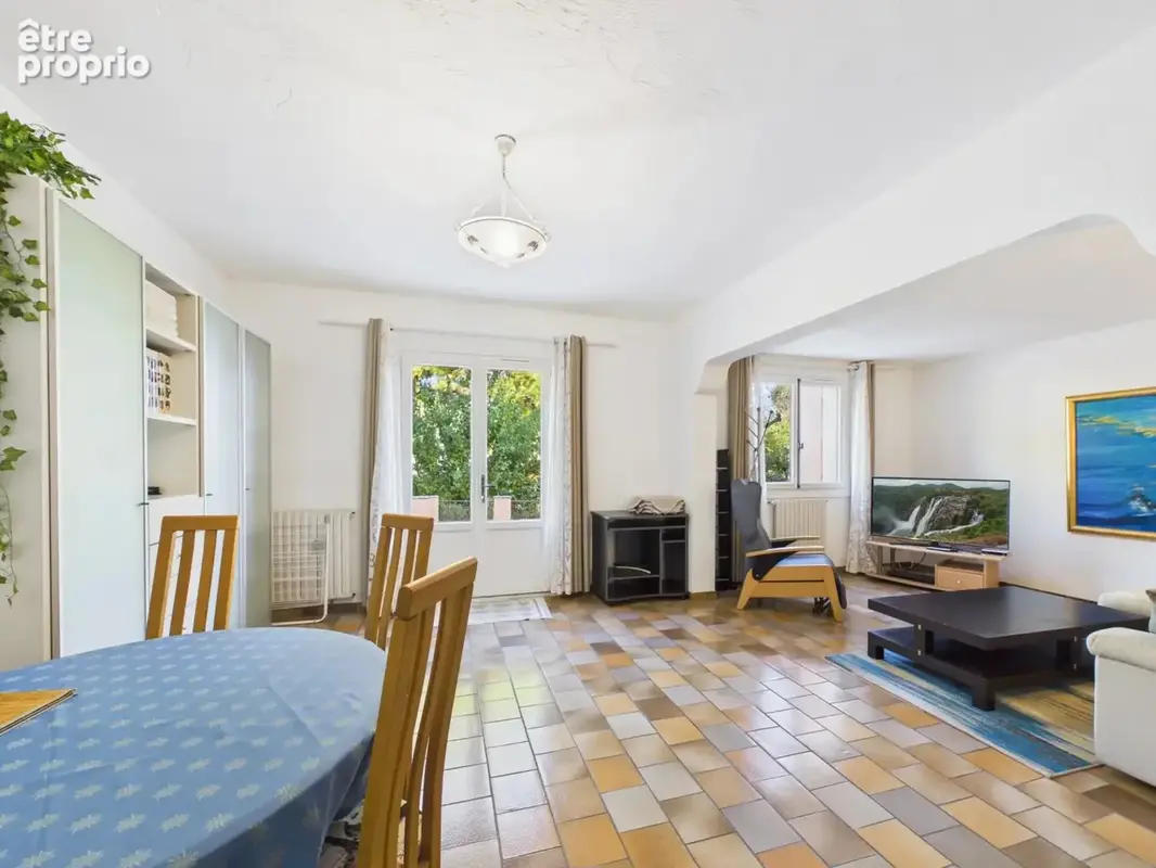 Antibes – saint-maymes  villa 349 m² – piscine – 3 logements - photo 9