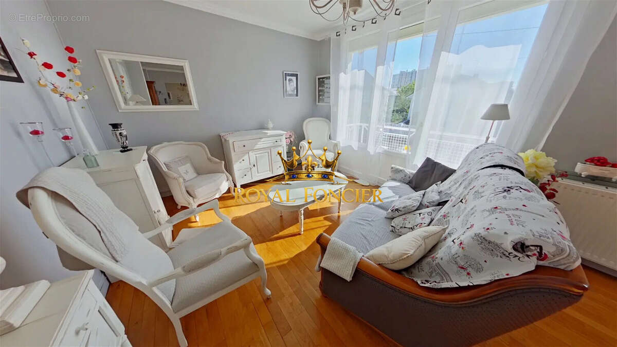 Maison 89 m² à Chatellerault  - photo 2