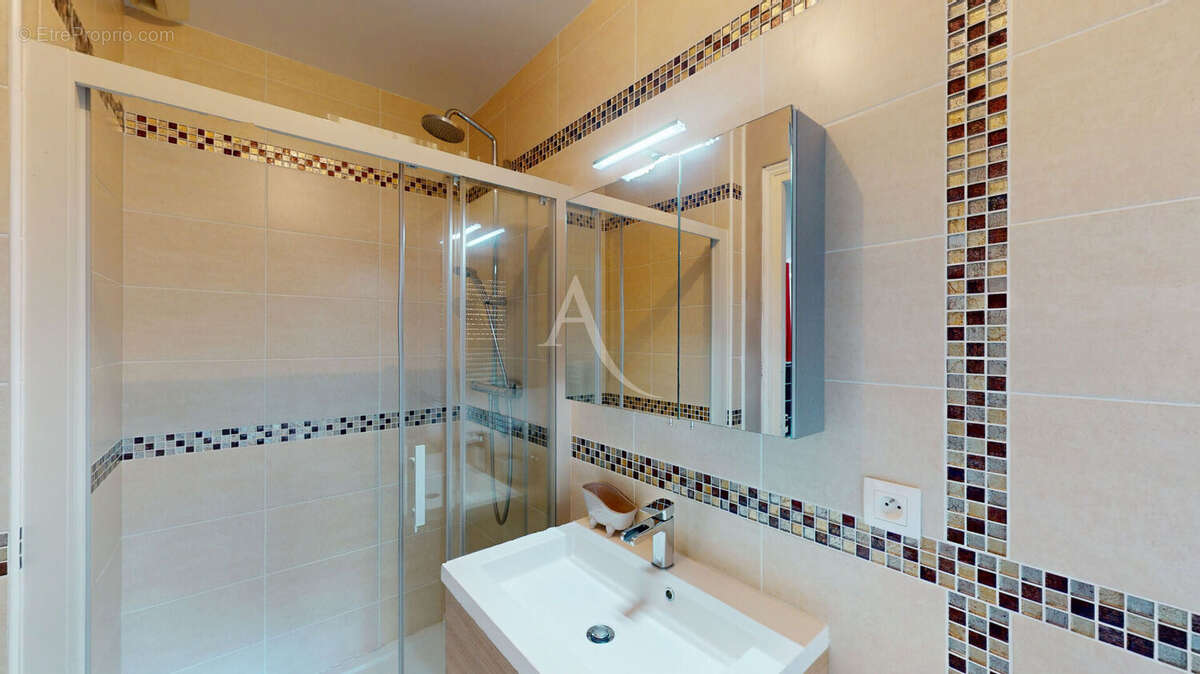 A VENDRE - Maison de maître de près de 300 m²  à 5mns de LIEUSAINT - photo 6