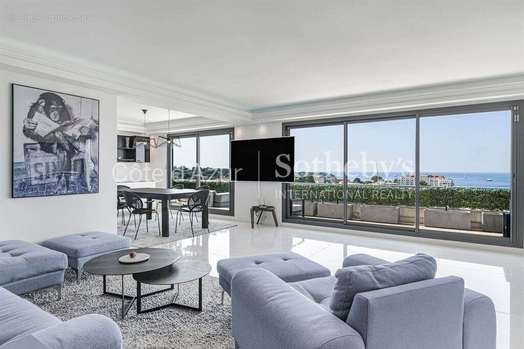 Antibes, penthouse rénové avec terrasse panoramique aux portes du Cap d’Antibes - photo 6