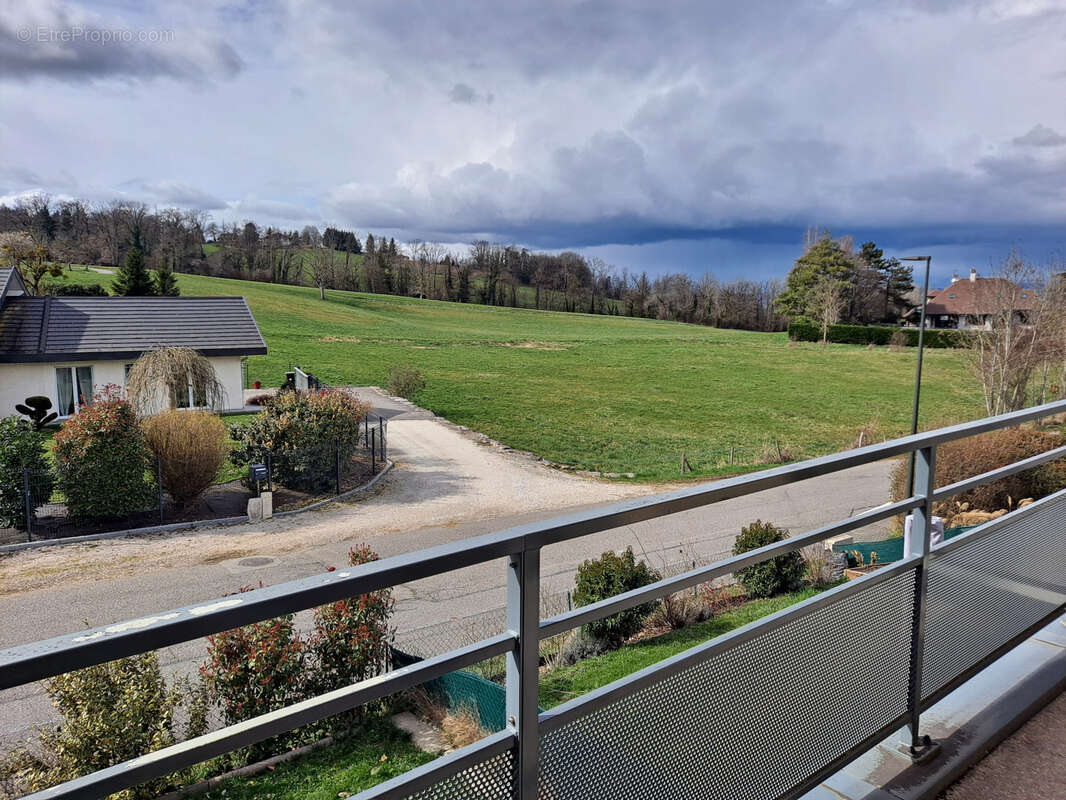 Appartement à MONTAGNY-LES-LANCHES