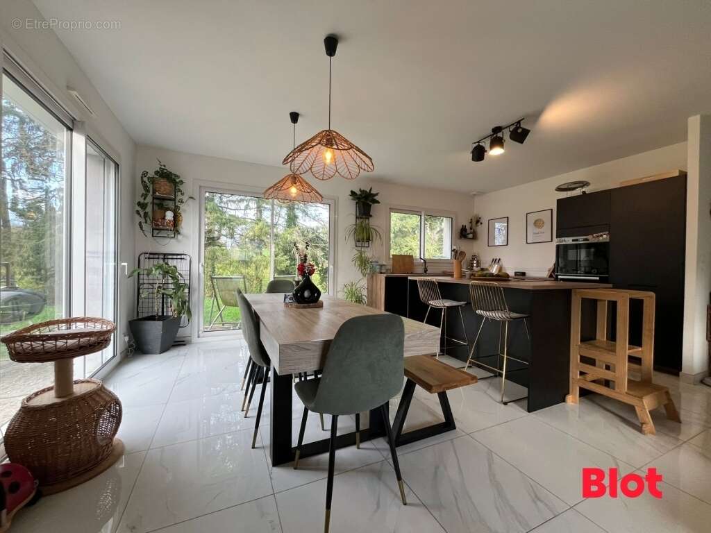 Maison à LE SEL-DE-BRETAGNE