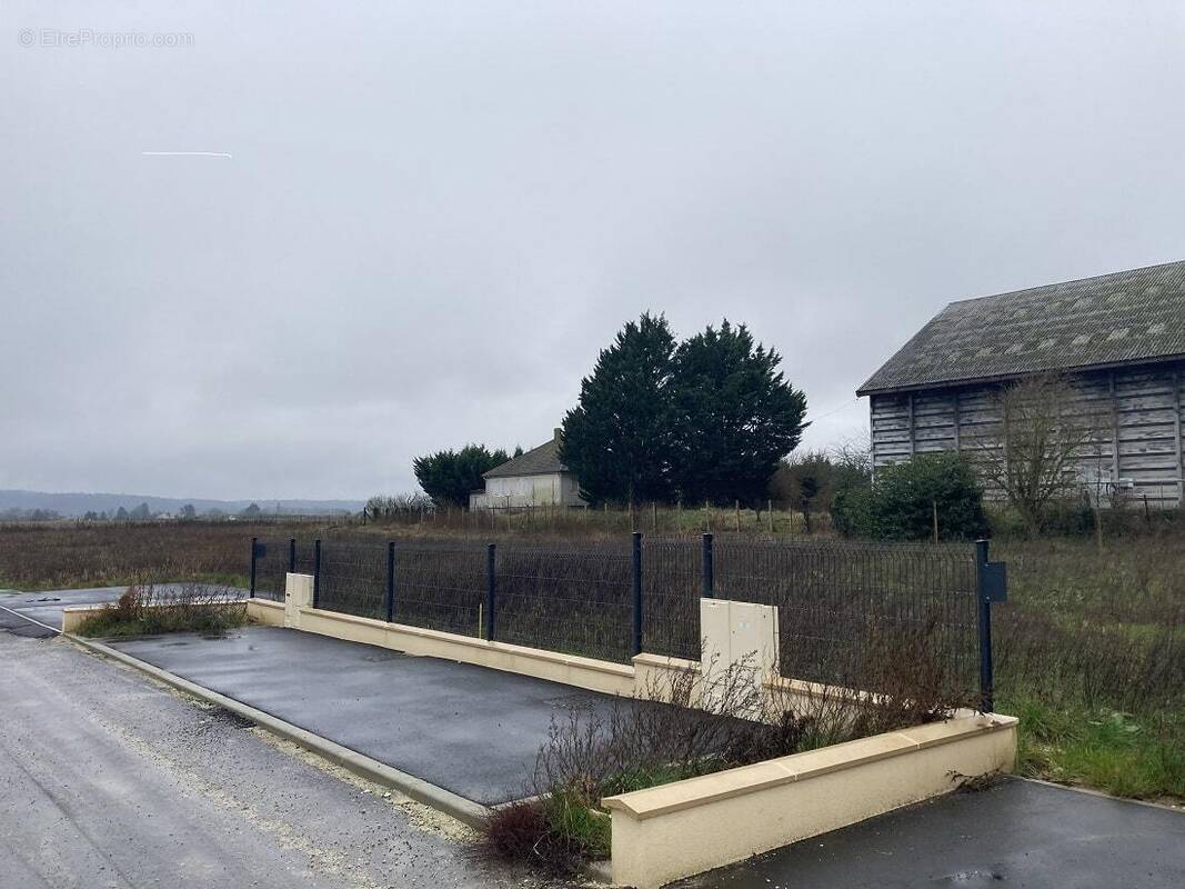 Terrain à DANNEMOIS