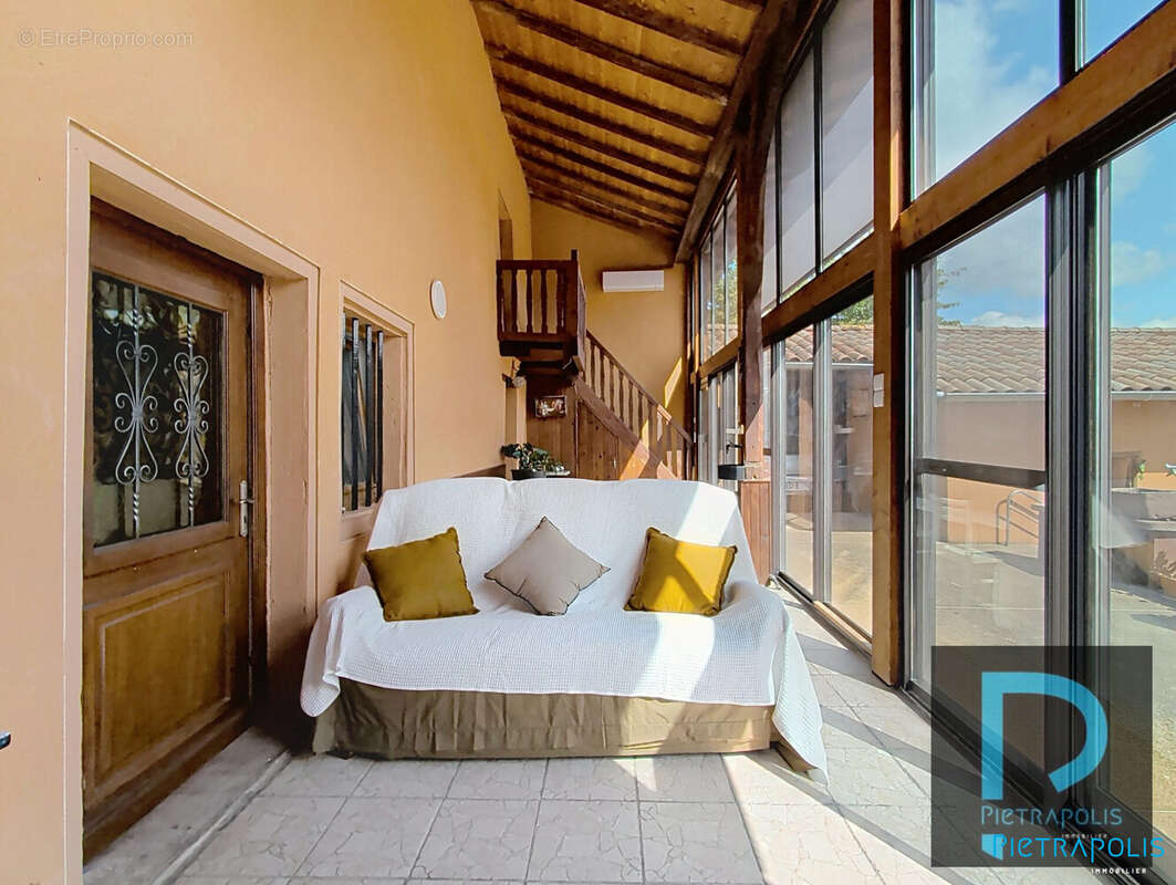 VERANDA avec clim réversible - Maison à SAINT-CYR-SUR-MENTHON
