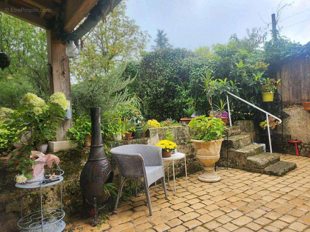 Maison à BOURDEILLES