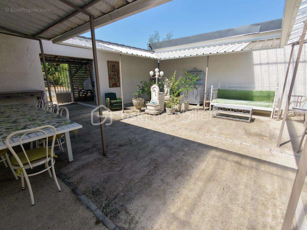 Magnifique Pavillon de plain pied de 149m² avec patio et dépendances à Avril sur Loire - photo 26