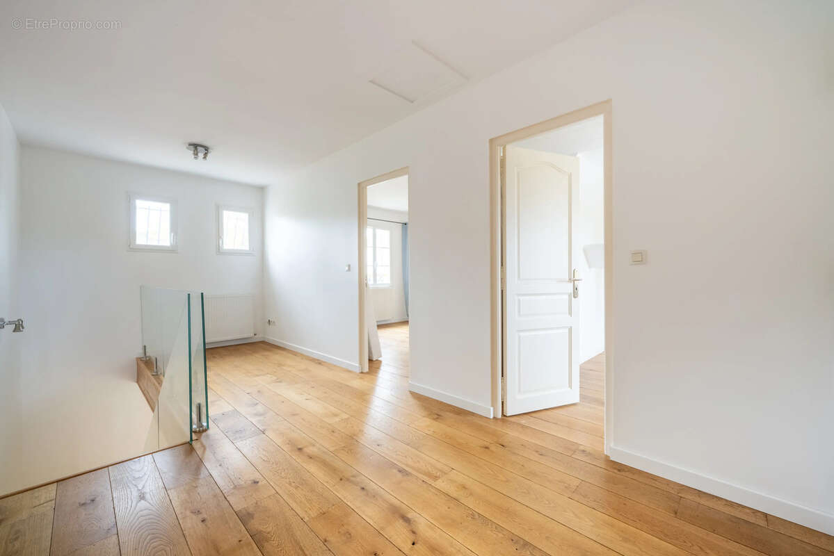 7 62436ca2-79d0-443b-875e-71dbda11105a - Maison à SAINT-LEGER-EN-YVELINES