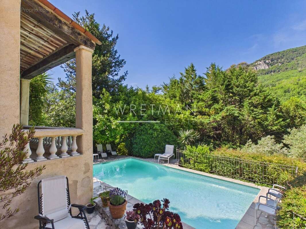 Maison à TOURRETTES-SUR-LOUP